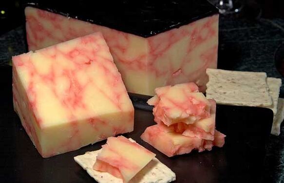 What is the difference between ketosis and ketoacidosis